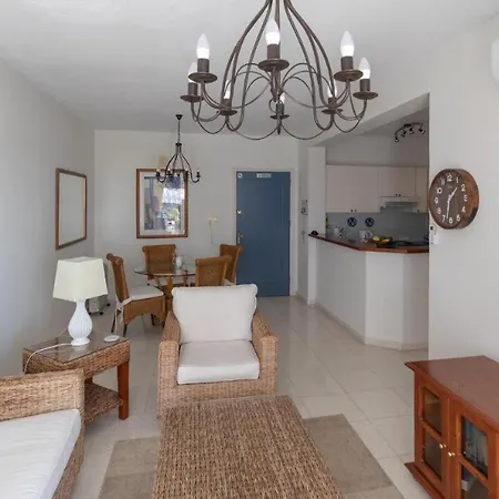 Apartment Kings Palace Superb 2 Bed With Sea Views *