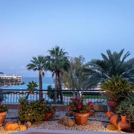 Kings Palace Superb 2 Bed With Sea Views