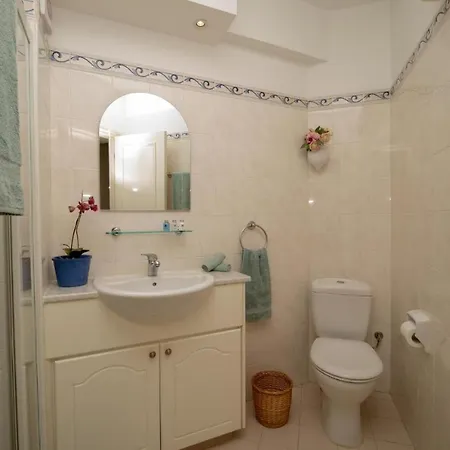 Daire Kings Palace Superb 2 Bed With Sea Views Pafos